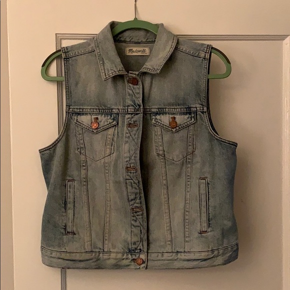 Meet your Posher, Jennifer - Picture 2 of 2